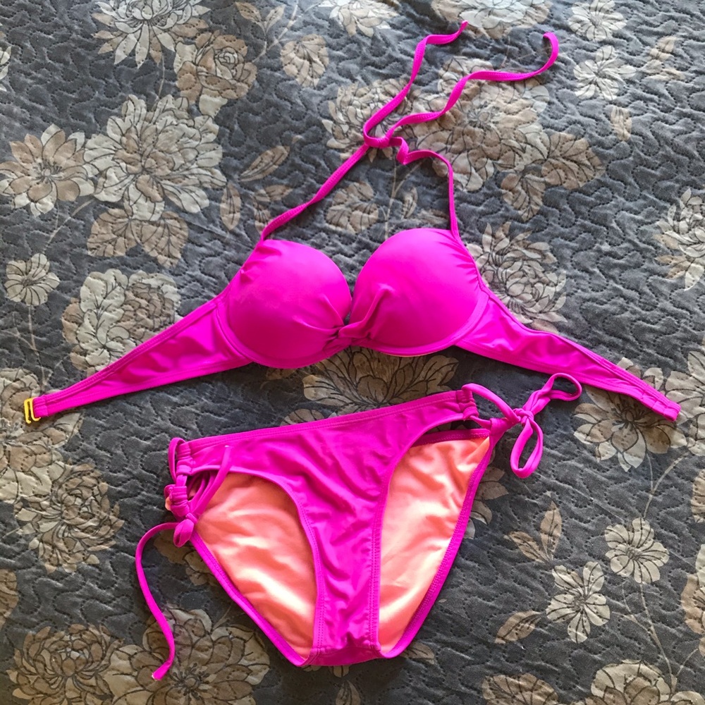 Bombshell push up bikini matching bra and bottoms